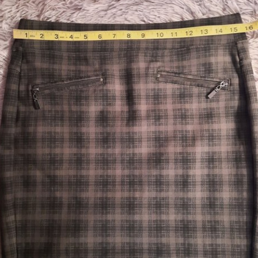 Stretchy black olive skirt by Liverpool Jeans Co. - Picture 2 of 4